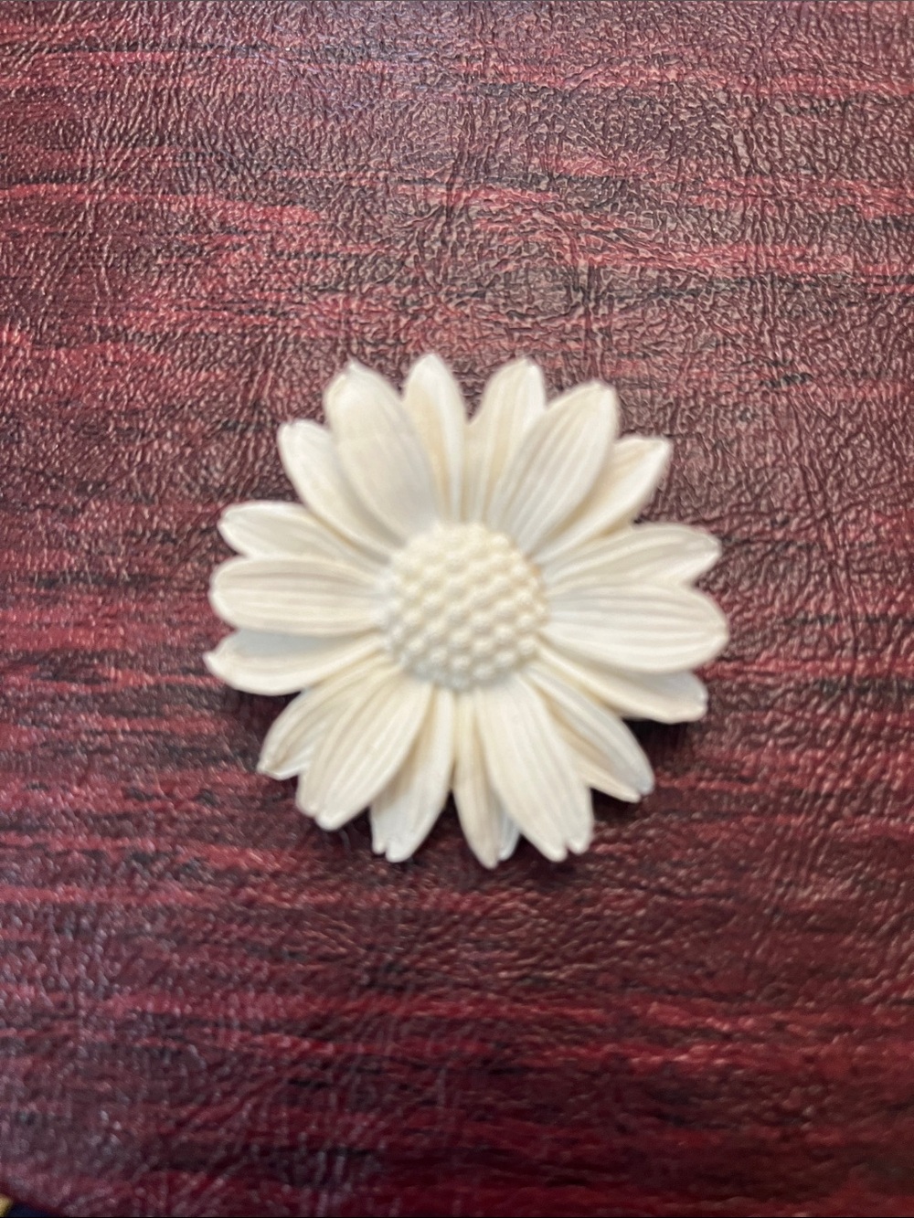 Vintage White Celluloid Carve Daisy Pin